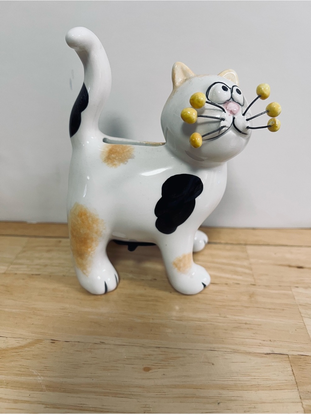 Vintage Whimsical Calico Cat Ceramic Bank Figurine Wire Whiskers K’s Collection